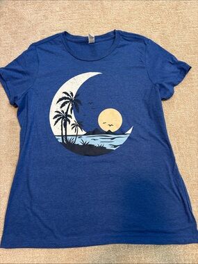 Blue Tee Women’s XL Graphic Moon Beach Costal Spring Summer Cotton Blend